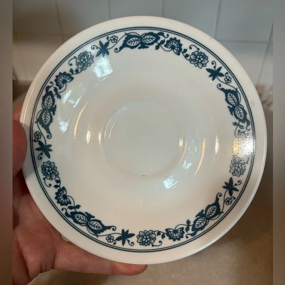 CORELLE by Corning: OLD TOWN BLUE ONION - 4 SAUCERS - Picture 4 of 5